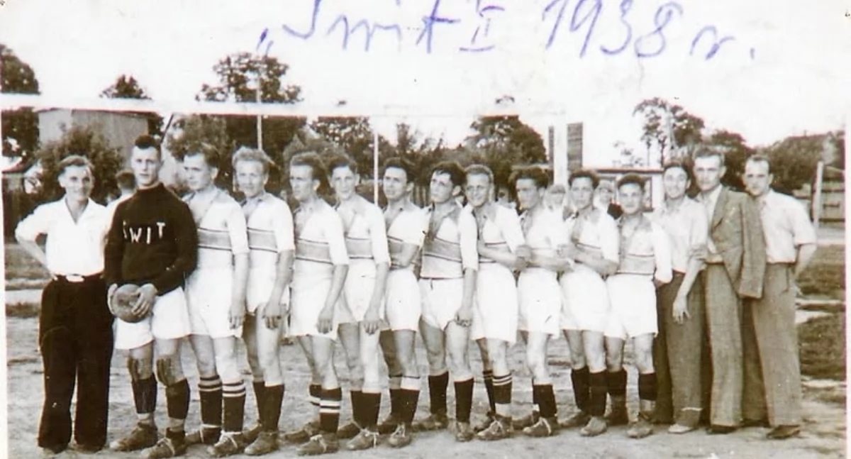fot. MKS Świt NDM - archiwum prywatne rodziny Tadeusza Affka (I drużyna Świtu sezon 1937/1938)