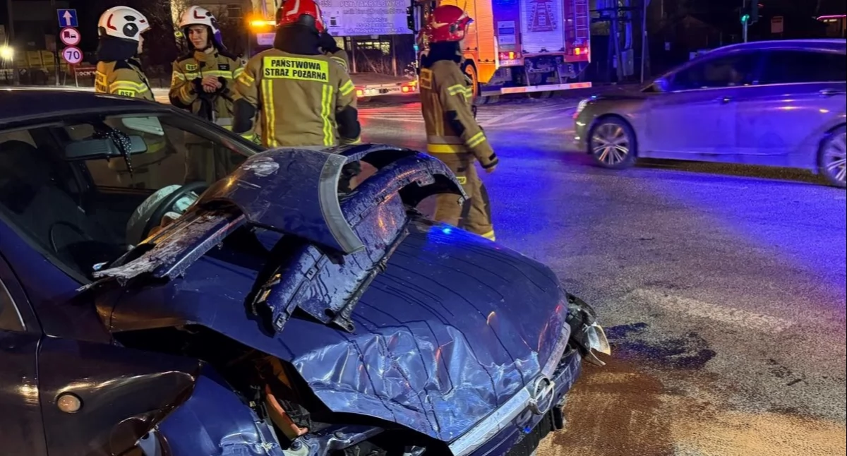 Zderzenie Opla i Chevroleta w Czosnowie (fot. KP PSP w Nowym Dworze Mazowieckim)