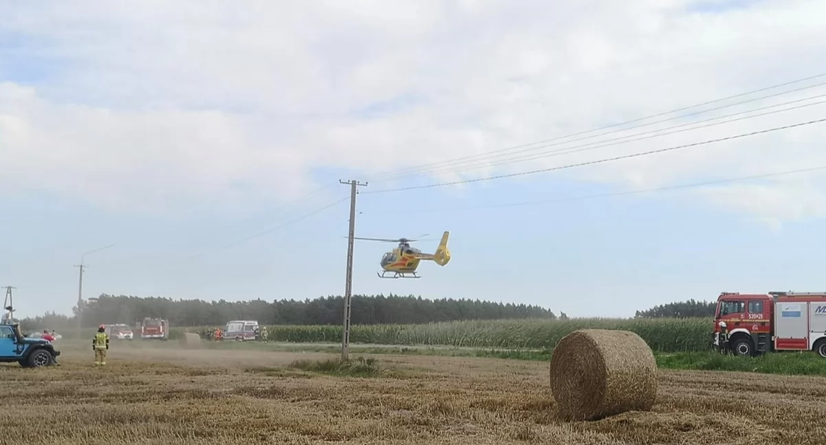Zderzenie dwóch spadochroniarzy w powietrzu na terenie gminy Nasielsk (fot. OSP Nasielsk)