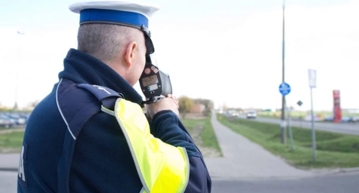 Służby, Zakroczym krótkim okresie czasu dwoje kierujących przekroczyło prędkość ponad terenie zabudowanym latkę latka spotkały surowe konsekwencję - zdjęcie, fotografia