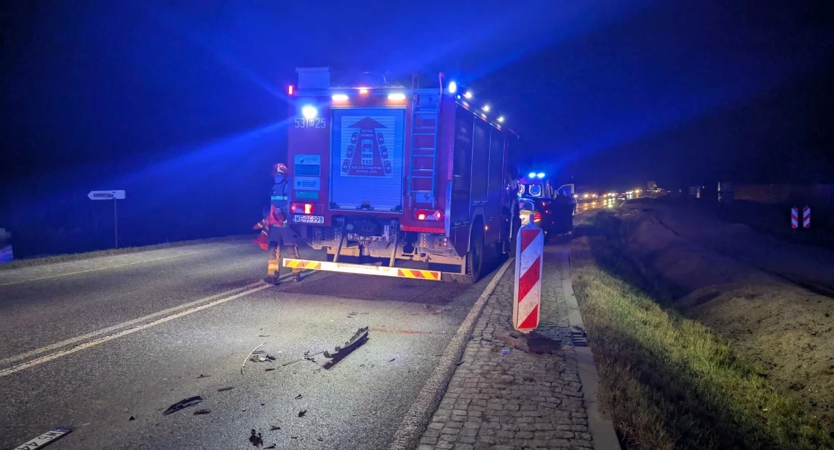 Zderzenie dwóch aut na DK 62 w Nowym Dworze Mazowieckim (fot. KP PSP w Nowym Dworze Mazowieckim)