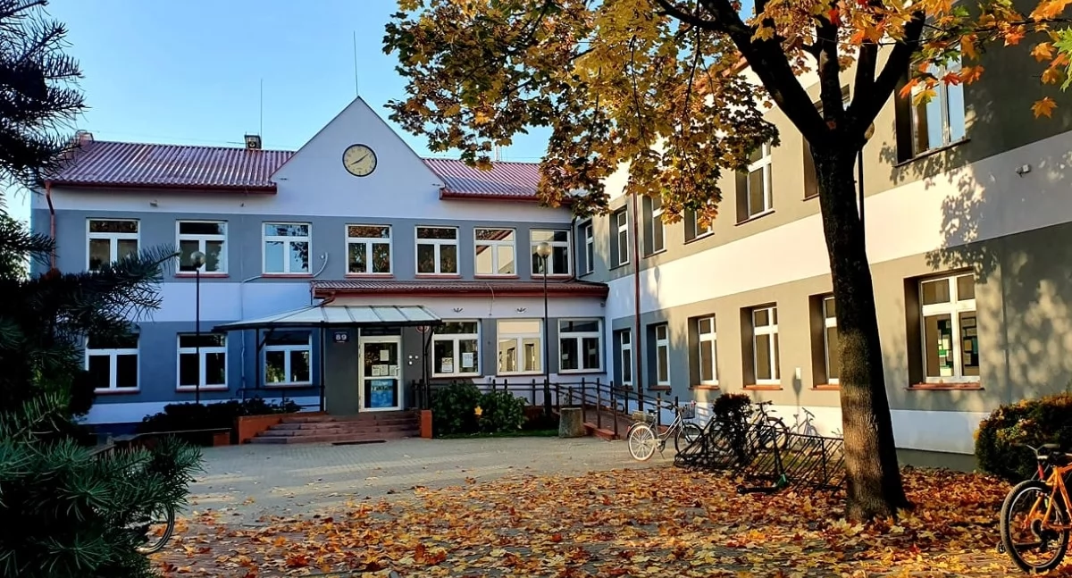 Szkoła Podstawowa w Łomnie (fot. SP w Łomnie)