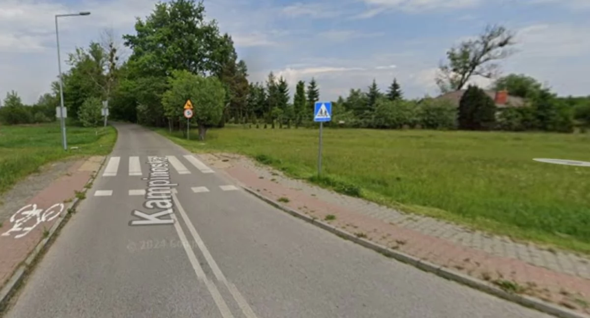 Ulica Kampinowska we wsi Sowia Wola w gminie Czosnów, fot. www. google.pl