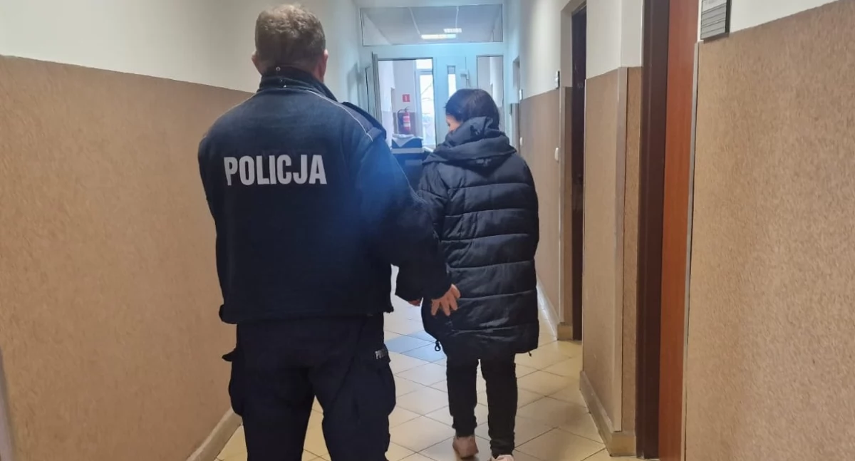 Aktualności , Kradzież sklepie Nasielsku sprawczyni okazała osobą poszukiwaną - zdjęcie, fotografia