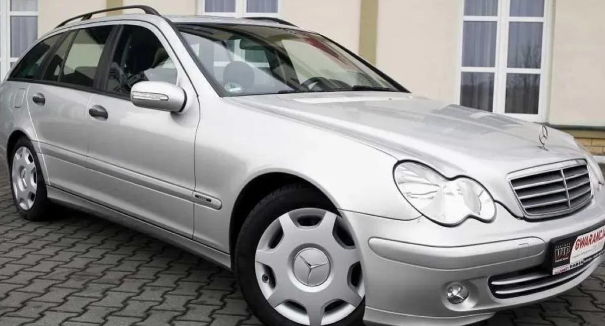 Mercedes Benz (zdjęcie podglądowe)