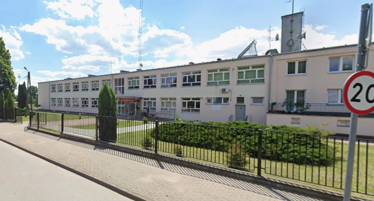 Szkoła Podstawowa w Cieksynie (fot. Google Maps)