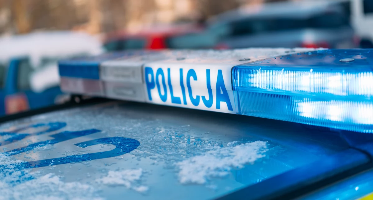 Służby, Czosnów Kolizja stacji paliw Pieńkowie Poszkodowana była nietrzeźwa - zdjęcie, fotografia