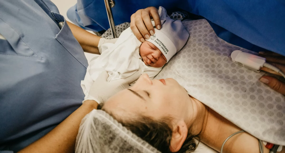 Zdjęcie dodane przez Jonathan Borba: https://www.pexels.com/pl-pl/zdjecie/dziecko-obok-kobiety-3259628/