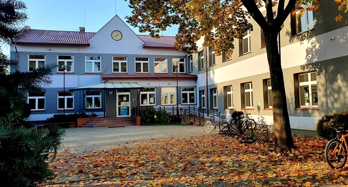 Szkoła Podstawowa w Łomnie (fot. SP w Łomnie)