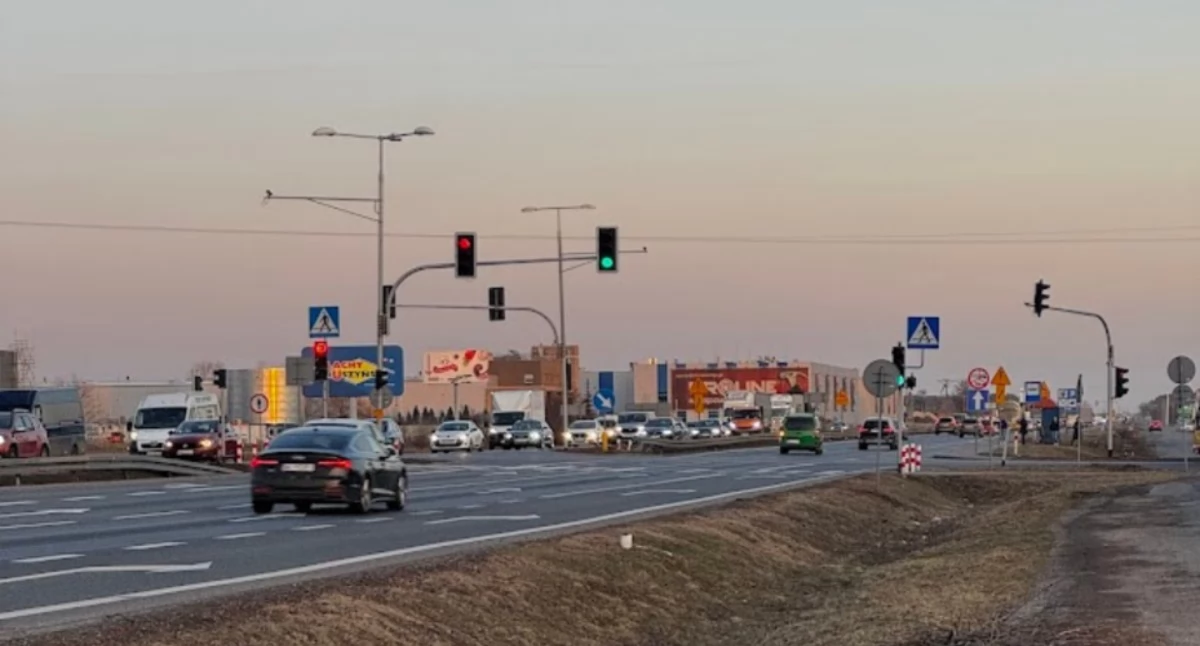 Inwestycje, Czosnów Rusza kolejny budowy Znikną ogrodzenia wjedzie ciężki sprzęt - zdjęcie, fotografia