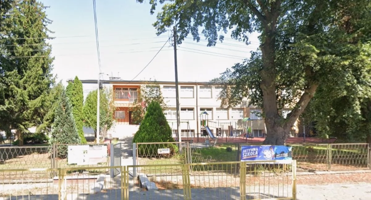 Szkoła Podstawowa w Kazuniu Nowym (fot. Google Maps)