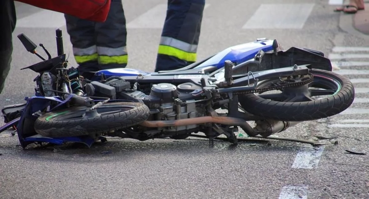 Wypadek z udziałem motocykla (zdjęcie ilustracyjne, fot. P.Mostowiec)
