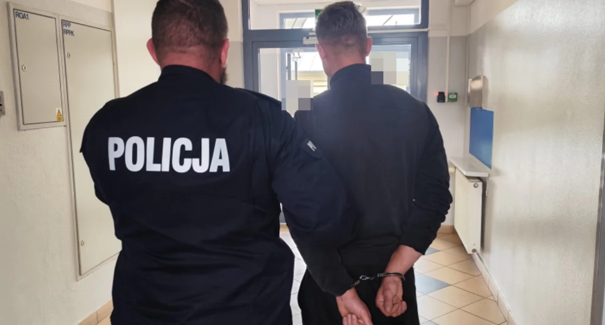Historie kryminalne , Narkotyki podczas kontroli drogowej latek zatrzymany przez policję Nasielsku - zdjęcie, fotografia