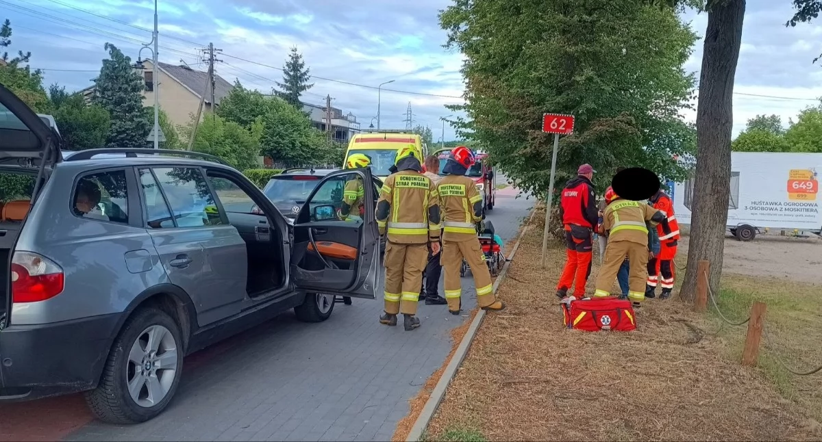 Zderzenie BMW i Volkswagena w Pomiechówku (fot. OSP Pomiechówek)