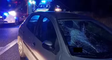 Pomiechówek. Potrącenie pieszego przez samochód osobowy na DK 62 w Kikołach. Poszkodowany mężczyzna zmarł w szpitalu (aktualizacja)