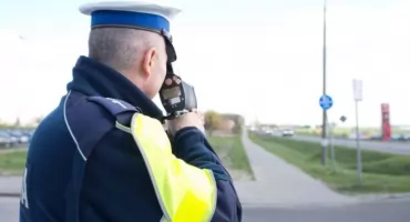 Zakroczym. W krótkim okresie czasu dwoje kierujących przekroczyło prędkość o ponad 50 km/h w terenie zabudowanym. 23-latkę i 34-latka spotkały surowe konsekwencję