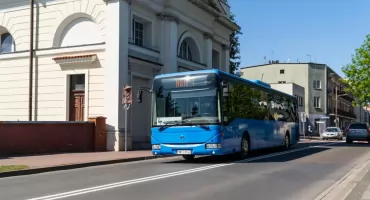 Nowy Dwór Mazowiecki. Ile kosztuje reklamowanie się w Nowodworskiej Komunikacji Autobusowej i na przystankach, na których się ona zatrzymuje?
