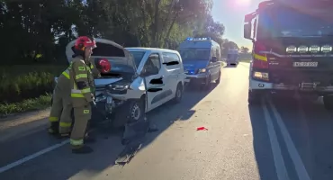 Nowy Dwór Mazowiecki. Zderzenie auta osobowego z pojazdem ciężarowym na Wojska Polskiego (DW 630) przy żwirowni. Kierowca osobówki ukarany mandatem