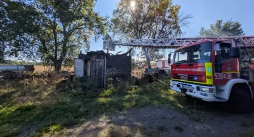 Zakroczym. Pożar budynku gospodarczego Strubinach. Płonął dach i elewacja budynku gospodarczego 