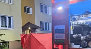 Nowy Dwór Mazowiecki. Pożar w bloku przy Wojska Polskiego. Nie żyją 2 osoby
