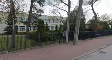 Nowy Dwór Mazowiecki. Na boisku i bieżni przy ZSP nr 3 zbudowane zostaną nowe poliuretanowo-gumowe nawierzchnie. Nie będzie kosztowało to więcej, jak 462 tys. zł