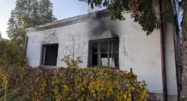 Nasielsk. Pożar w opuszczonym domu w Studziankach. Głupia zabawa czy bezdomni szukający schronienia?
