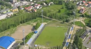 Nowy Dwór Mazowiecki. Burmistrz Sosiński przyznał sportowe dotacje na 2026 rok. 10 klubów i stowarzyszeń z dofinansowaniem
