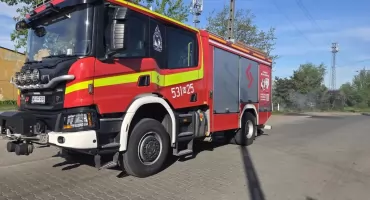 Czosnów. Młody mężczyzna przewrócił się podczas jazdy quadem i doznał urazu kończyny