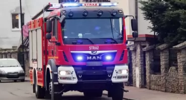 Nowy Dwór Mazowiecki. Pożar lodówki i boazerii w domu przy Kopernika. Okopconych zostało również część pomieszczeń w budynku