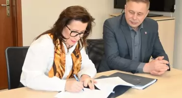 Zarząd powiatu nowodworskiego z wotum zaufania i z absolutorium. Radni nie byli jednomyślni