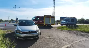 Nowy Dwór Mazowiecki. Zderzenie auta osobowego i motocyklisty na skrzyżowaniu DK 62 i DK 85. Interweniują służby ratownicze (aktualizacja)