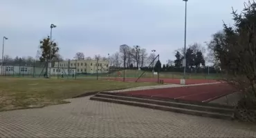 Nowy Dwór Mazowiecki. Orlik 2025 przy SP nr 1: stare boiska znikną, powstanie nowy kompleks za miliony
