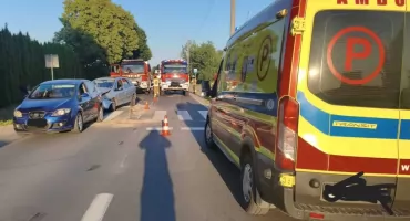Nasielsk. Zderzenie dwóch osobówek na Płońskiej. Chwila nieuwagi i nagłe hamowanie. Na miejscu służby ratunkowe
