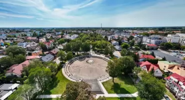 Nowy Dwór Mazowiecki. Upały nie odpuszczają. Miasto uruchomiło specjalny numer pomocy dla mieszkańców